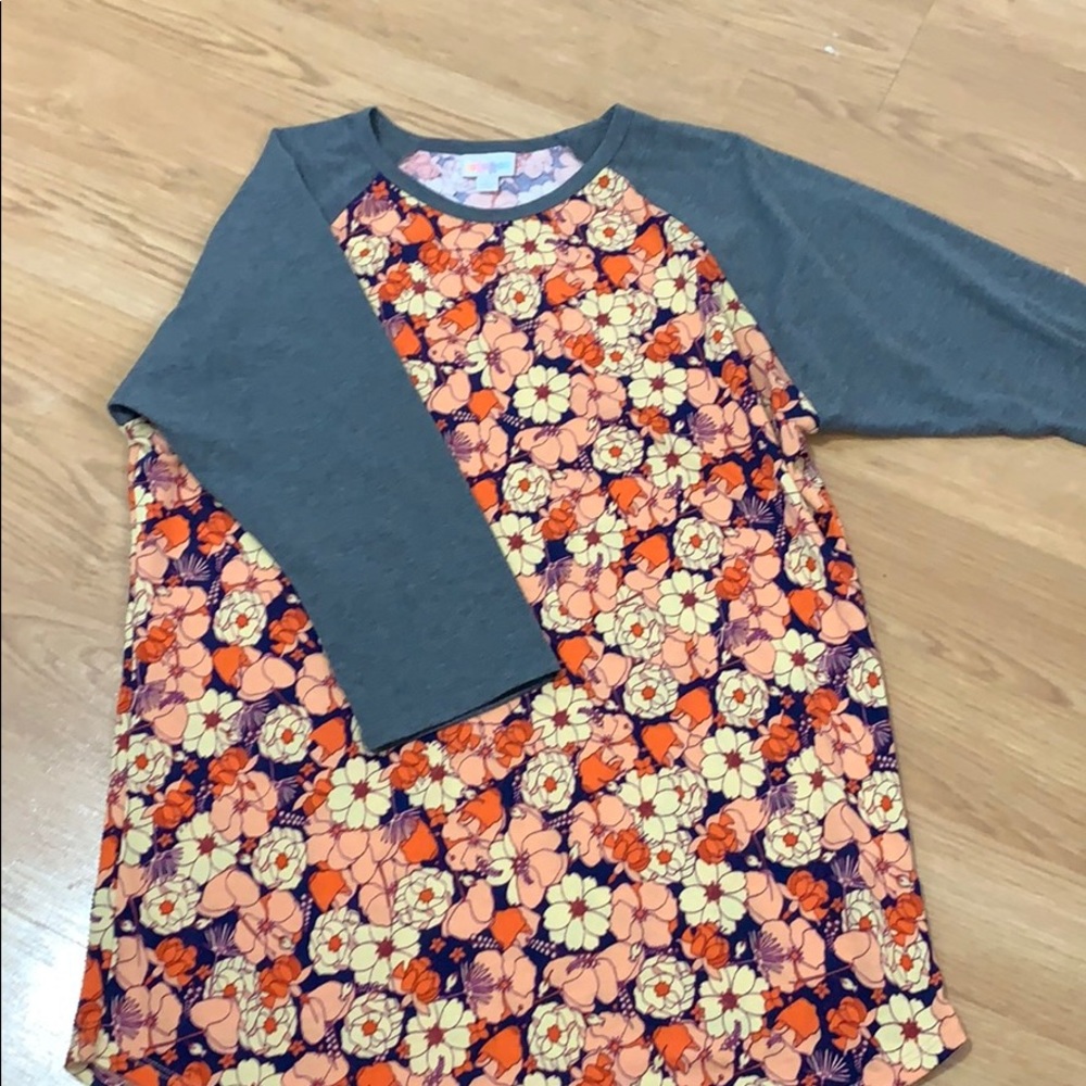 Women’s large flowered lularoe Randy!
